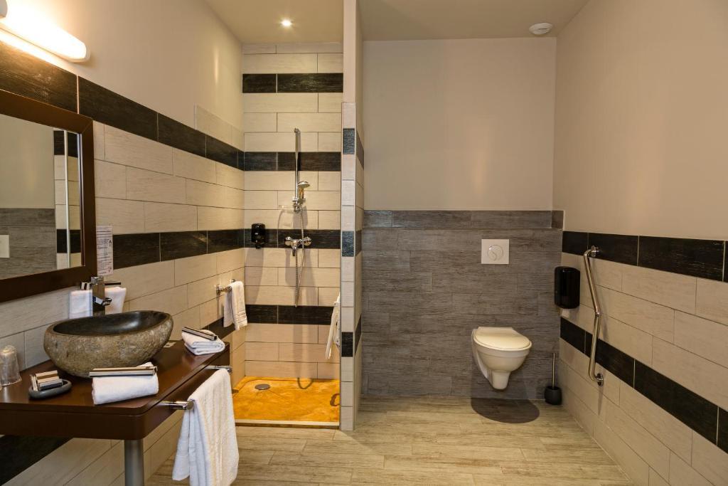 Le Ya'Tis Otel Saint-Laurent-des-Arbres Dış mekan fotoğraf